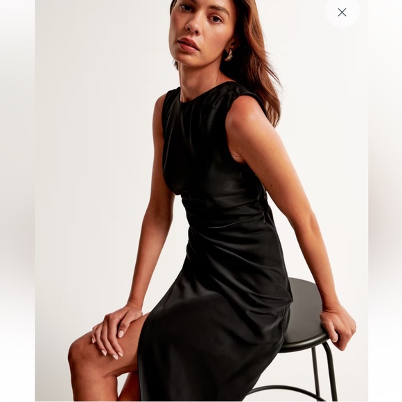 Abercrombie & Fitch Draped High-Neck Shell Midi Dress - Picture 4 of 8